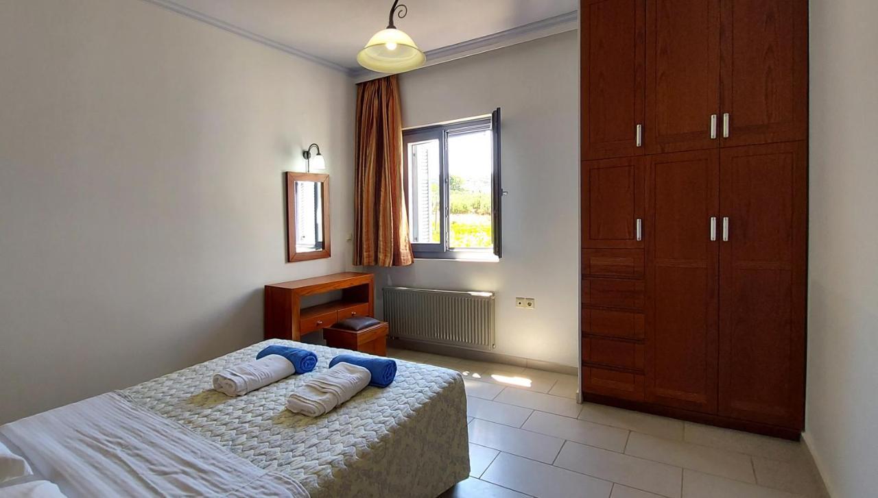 Ferienwohnung Thealia Karefilianá Exterior foto