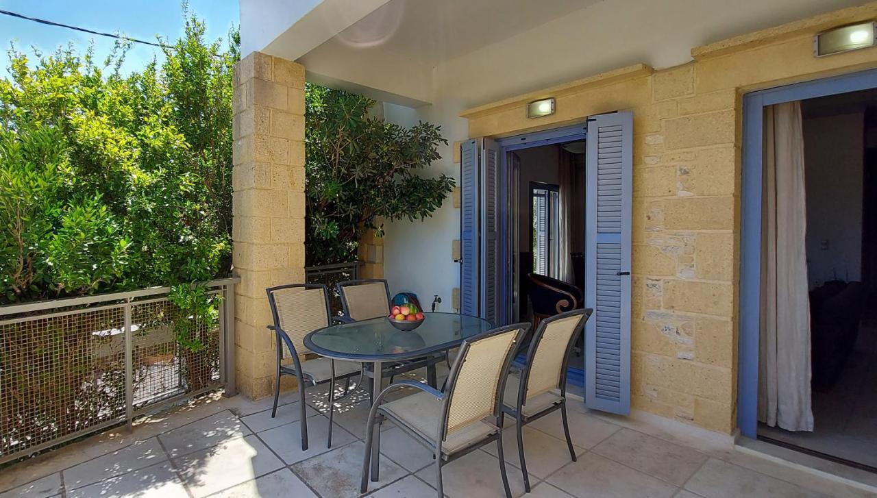 Ferienwohnung Thealia Karefilianá Exterior foto