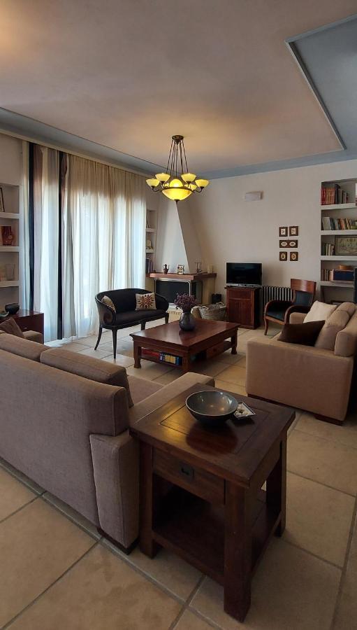 Ferienwohnung Thealia Karefilianá Exterior foto