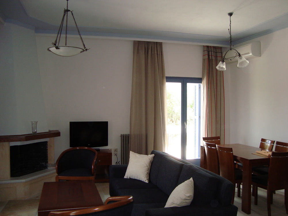 Ferienwohnung Thealia Karefilianá Exterior foto